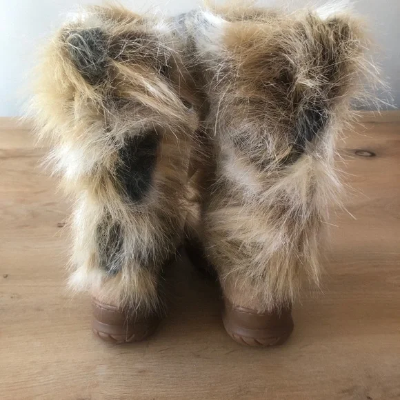 SOLD - NWT Oscar Sport Winna Faux Calf Hair/Fur Boots Size 37 - Picture 4 of 11